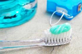 My Floss Smells Bad Even After Brushing. What Can the Reason Be